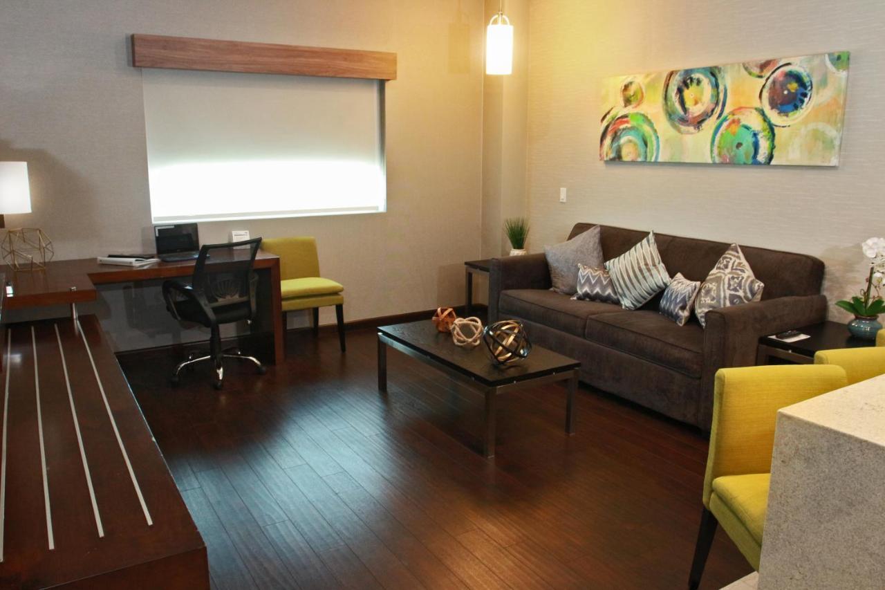 Holiday Inn Express & Suites Mexicali By Ihg Ngoại thất bức ảnh