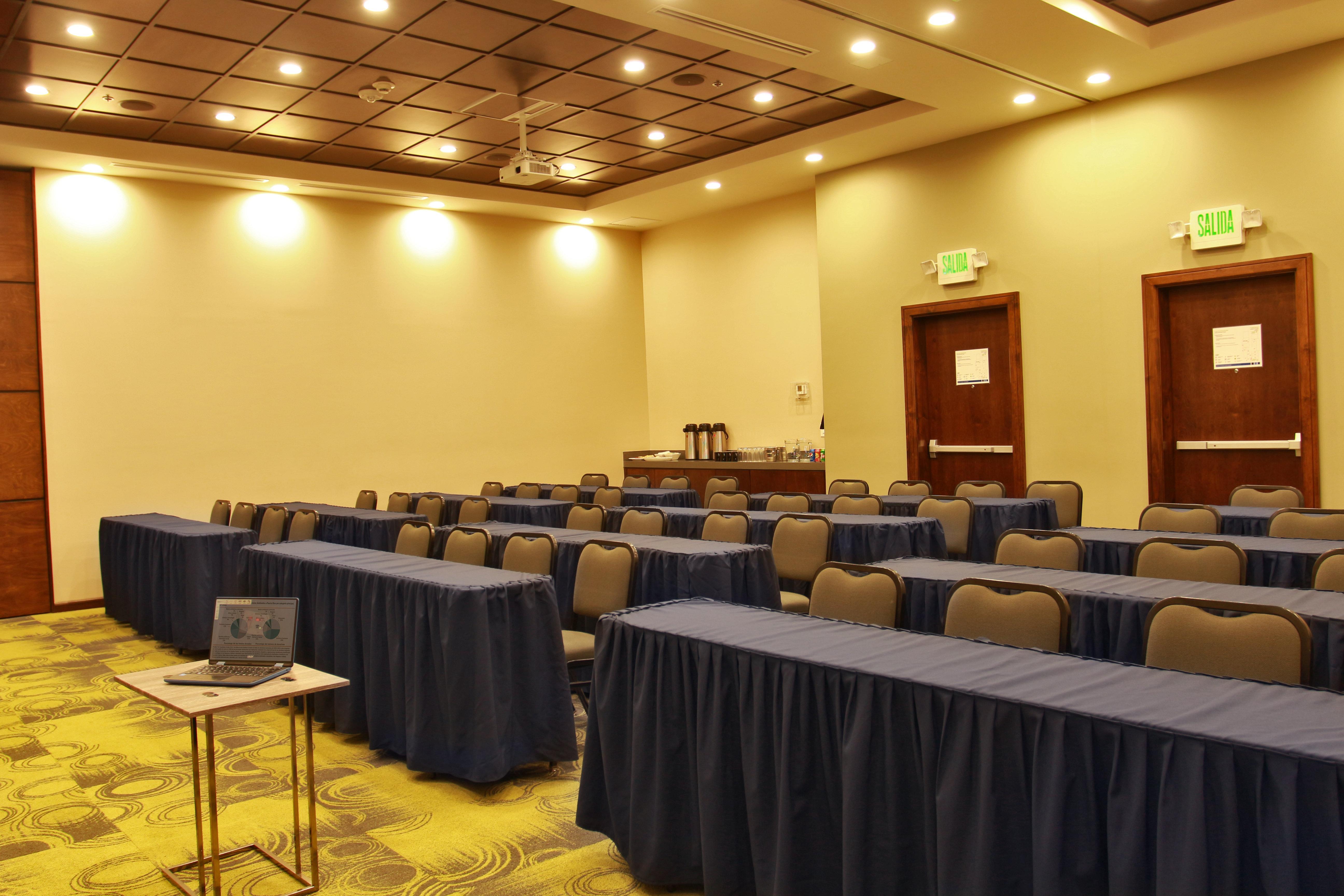 Holiday Inn Express & Suites Mexicali By Ihg Ngoại thất bức ảnh