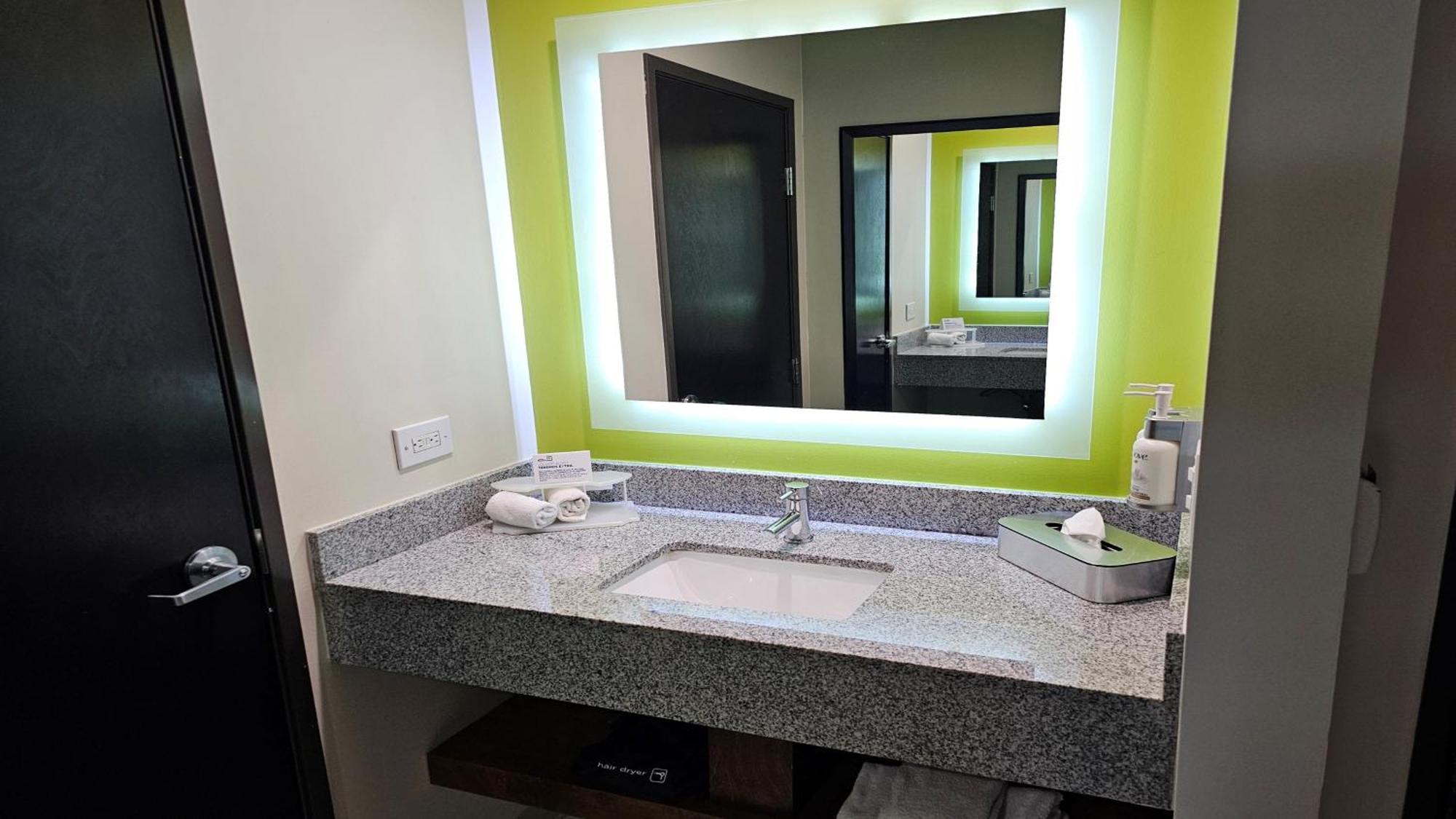 Holiday Inn Express & Suites Mexicali By Ihg Ngoại thất bức ảnh